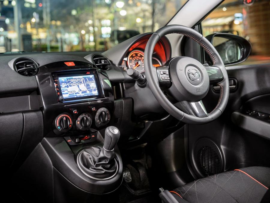  Mazda2 Sport Colour 2014 года  (фото 2 из 12)